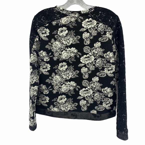 Hinge  Women’s Top Small Black White Floral Lace Print Sweatshirt Cottagecore - Picture 4 of 4